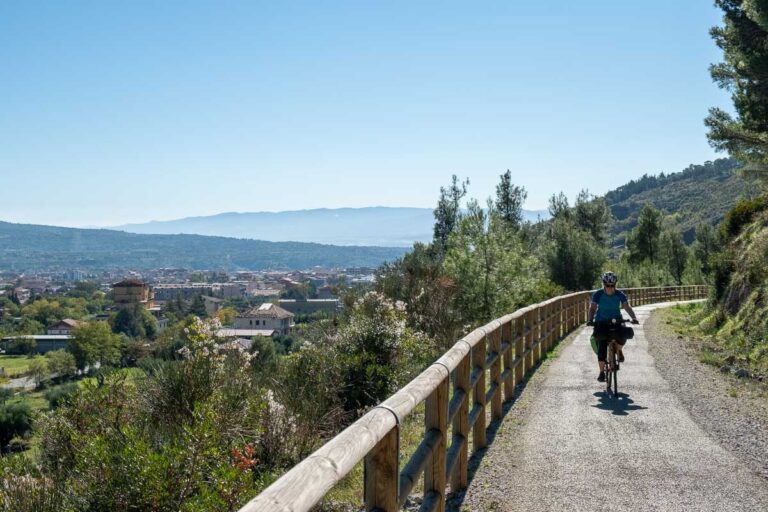Tour nella Ciclovia dei Parchi della Calabria per coppie